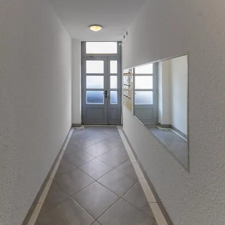 Le Besse - Calme Et Lumineux En Centre Daire *