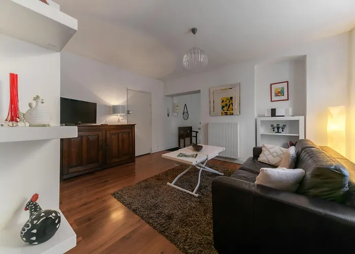 Le Besse - Calme Et Lumineux En Centre Apartmán